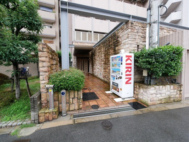 エステムコート梅田茶屋町デュアルスペースのエントランス