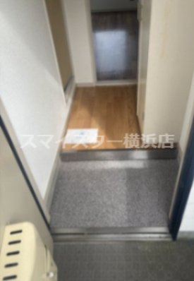 スカイピア弘明寺の玄関