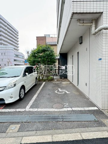 パークハビオ東向島の駐車場