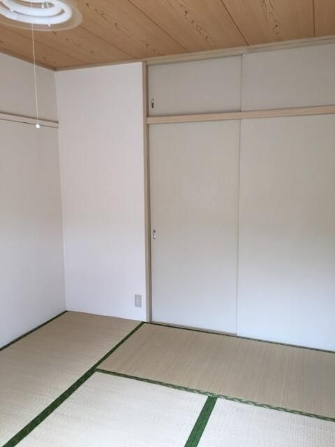 メゾンコスモＡ棟の寝室