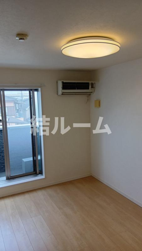 足立区南花畑１丁目のアパートの居間・リビング