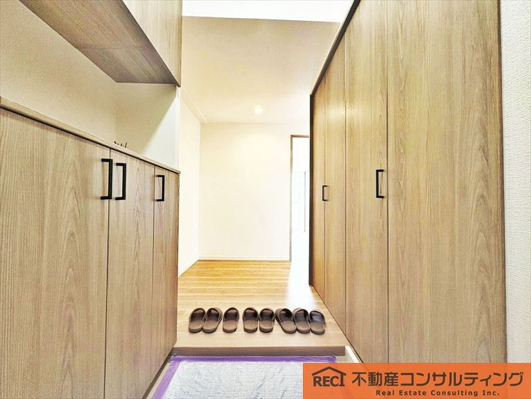 メゾン新御影の玄関