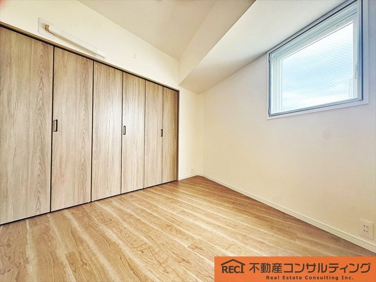 メゾン新御影の洋室