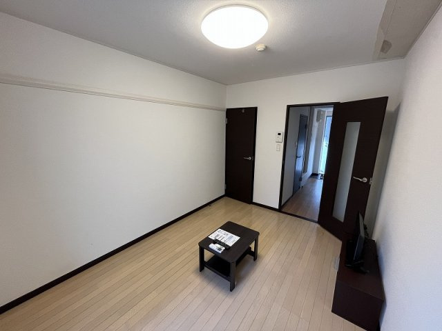 レオパレスホワイトヒルズ西生田のその他|2階以上は絨毯仕様です。