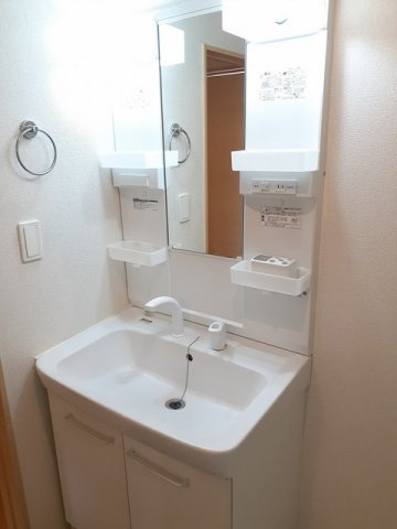ハピネス２の洗面所|広い洗面スペース