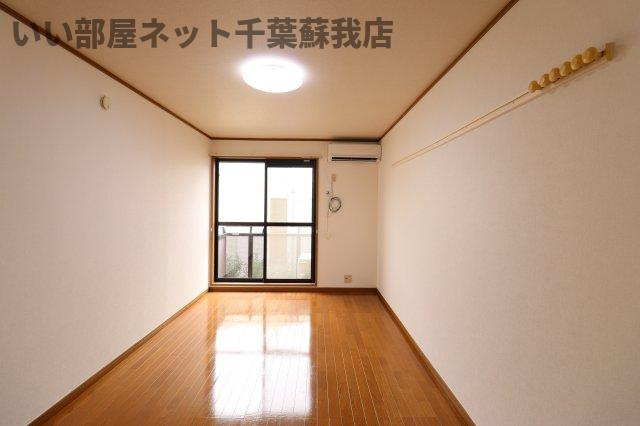 ラ・セゾンの居間・リビング|ゆったり過ごせる居間です