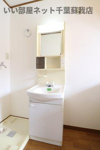 ラ・セゾンの洗面所|忙しい朝には欠かせない洗面所です