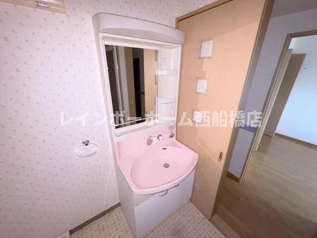 シャングリアマルタの独立洗面台|同タイプ反転タイプのお部屋です