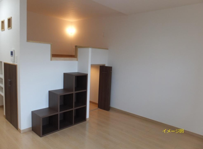 【内装】 | ヴィアンド花ヶ島 | 床はホワイト、建具はダークオーク