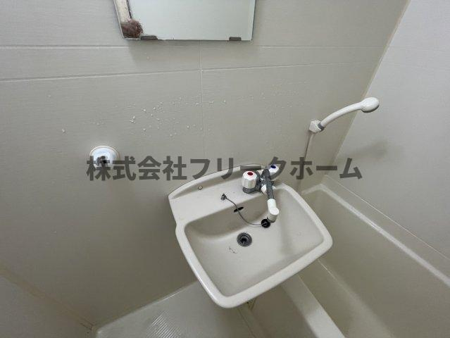 武蔵野市西久保２丁目の賃貸マンションの洗面所