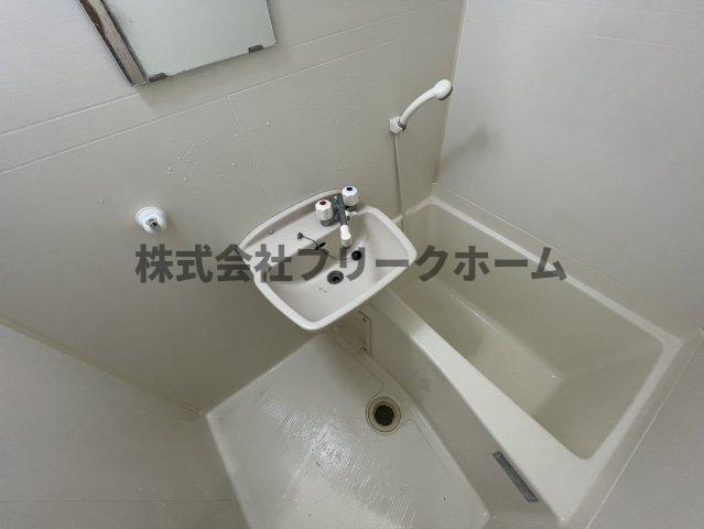 武蔵野市西久保２丁目の賃貸マンションの浴室