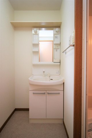 【洗面所】 | レザンス波島 | シャワー付き洗面台