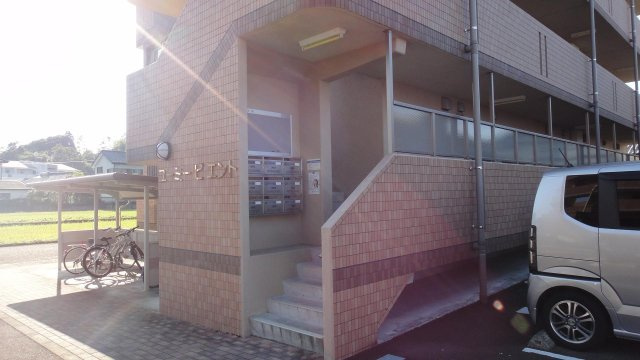 【エントランス】 | ユーミービエント | 建物入り口