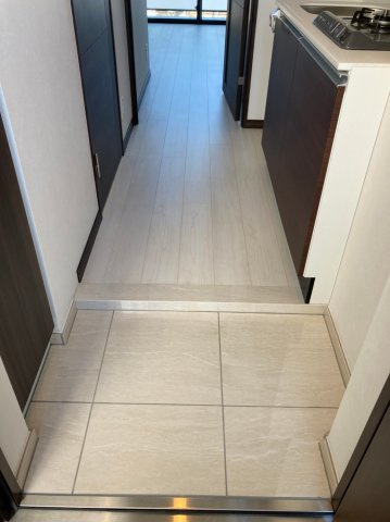 クレヴィスタ綾瀬の玄関
