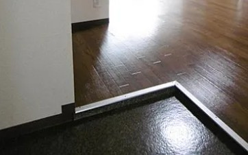 マンショントーヨーの玄関