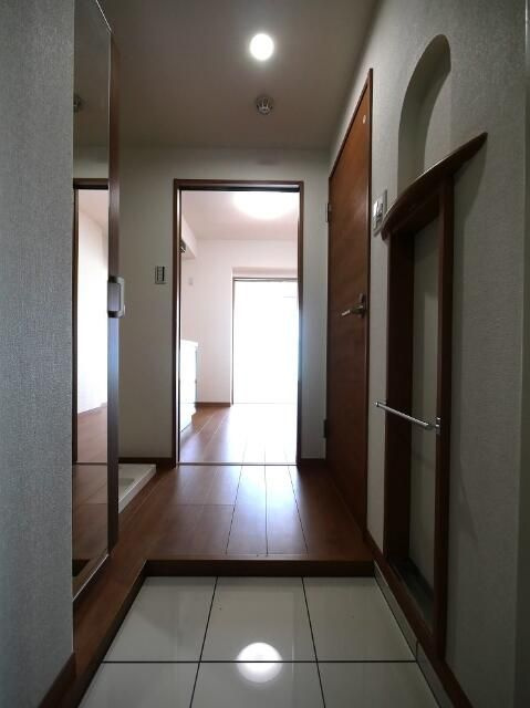 アーバンパーク六町の玄関