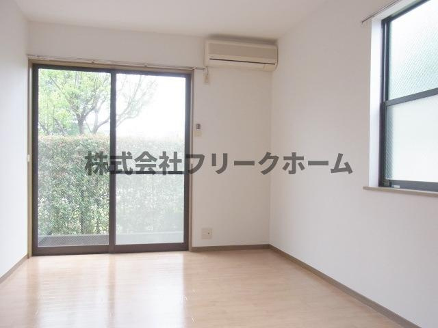 三鷹市上連雀５丁目のアパートの寝室