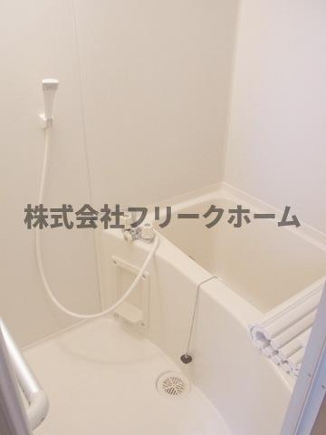 三鷹市上連雀５丁目のアパートの浴室