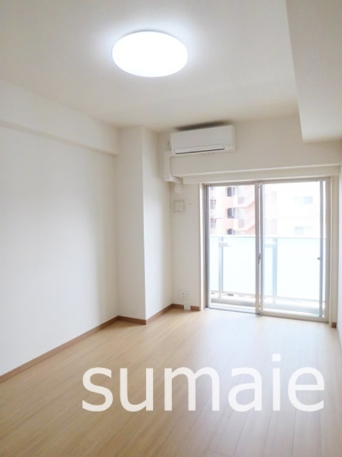 アクシーズタワー新都心の居間・リビング|明るいお部屋です☆