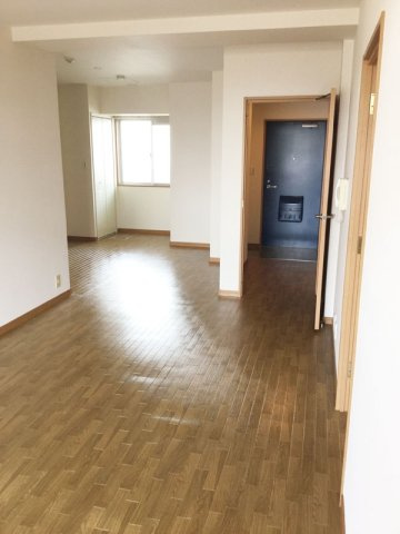 大阪市中央区安土町３丁目の賃貸マンションの居間・リビング