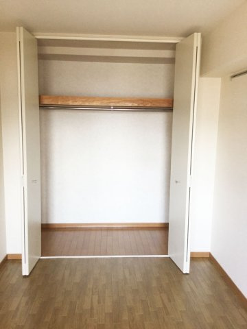 大阪市中央区安土町３丁目の賃貸マンションの収納