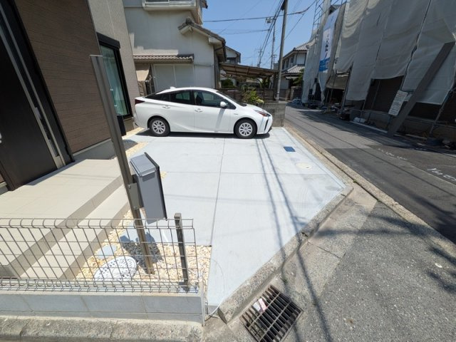 加古川市東神吉町出河原　戸建ての駐車場