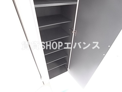 | リブリ・アクィラ