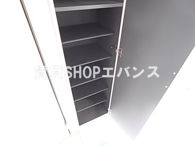  | リブリ・アクィラ