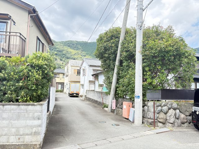 売土地　沼津市戸田の周辺|周辺は閑静な住宅地が広がる、落ち着いた住環境です。