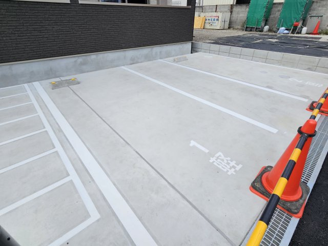ジーメゾン明石市林エレールの駐車場