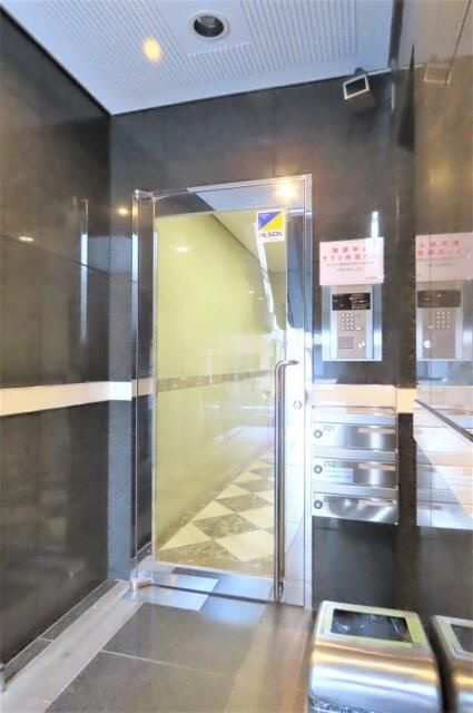 ドミトリー原町田のエントランス