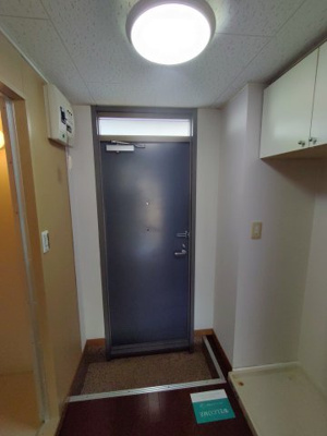 【玄関】 | リバーサイド桜木通 | 同建物内別部屋の写真です。