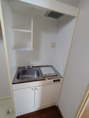 【キッチン】 | リバーサイド桜木通 | 同建物内別部屋の写真です。