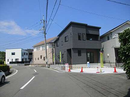 廿日市市阿品台１丁目の前面道路含む現地写真