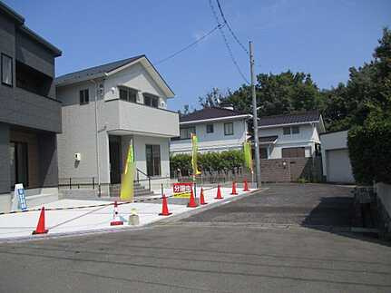 廿日市市阿品台１丁目の前面道路含む現地写真