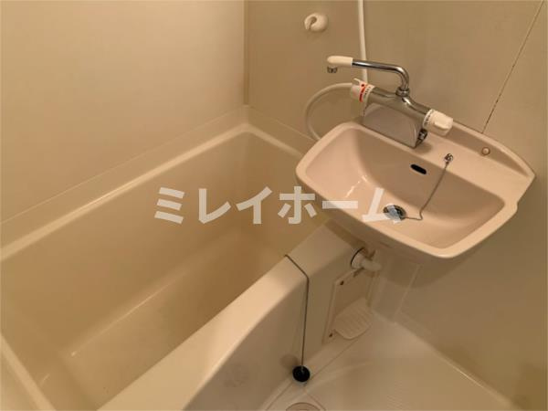 ルーブル西五反田弐番館の浴室|同建物内、別のお部屋の参考写真になります。