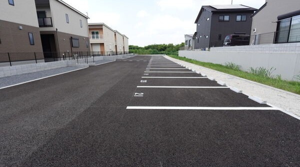 さくらハウスの駐車場|駐車場に車を止められます
