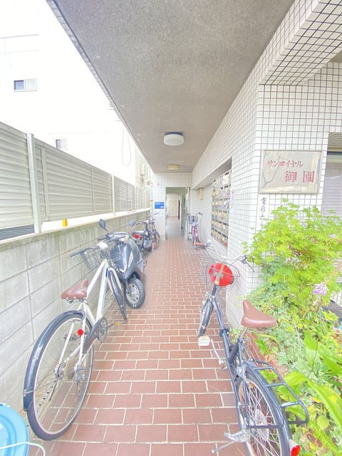 サンロイヤル御園のロビー