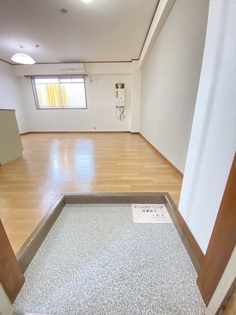 サンロイヤル御園の玄関