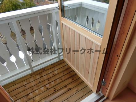 三鷹市井の頭５丁目のタウンのバルコニー