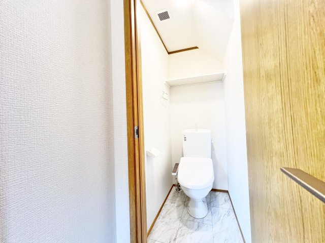 さくらハウスのトイレ|ゆったりとした空間のトイレです