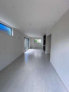 【居間・リビング】 | 名古屋市千種区池上町１丁目新築戸建 | キャンペーン対象物件です♪詳細は弊社ホームページもしくはスタッフまでお気軽にお問合せ下さいませ♪ お役に立てる自信があります♪