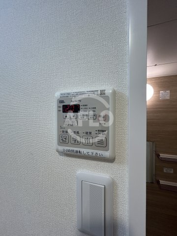アドバンス江坂東コンフィの洗面所|浴室乾燥機