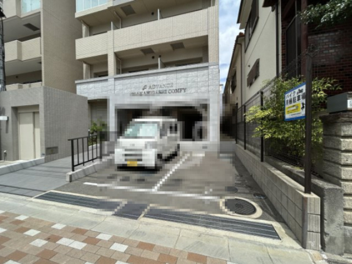 アドバンス江坂東コンフィの駐車場|駐車場