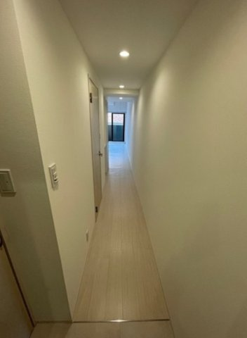 Dash Living Komagomeの玄関