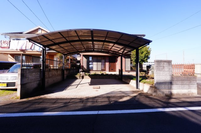 高崎市倉賀野町中古住宅の駐車場