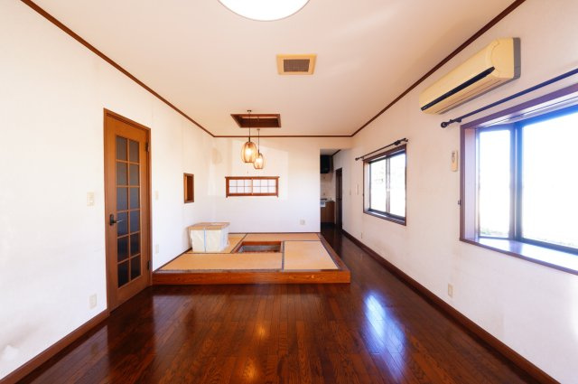 高崎市倉賀野町中古住宅の居間・リビング
