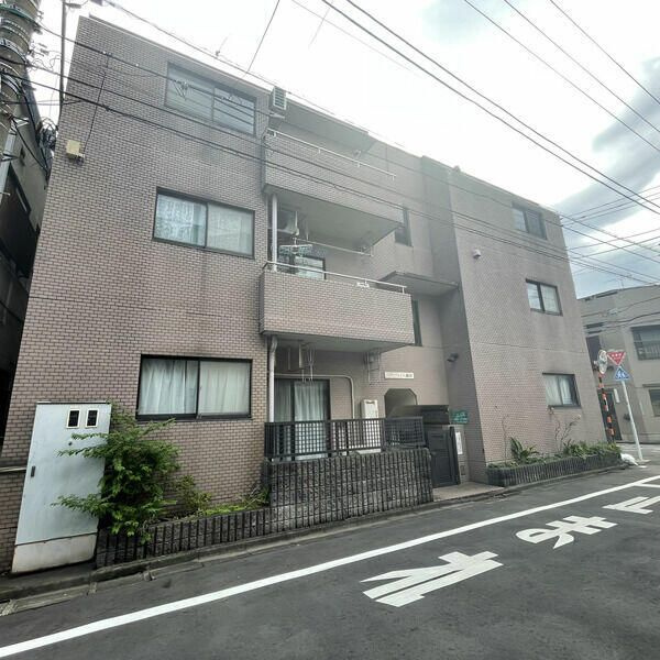 スリーハイム鹿浜の外観