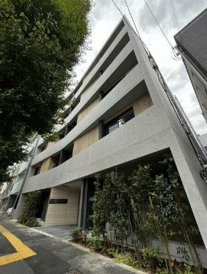 【外観】 | COEUR　BLANC西荻窪 | 鉄筋コンクリート造のがっちりとした建物。