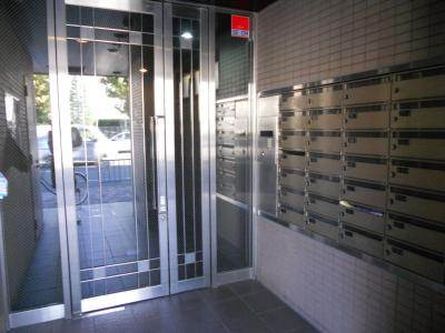 総司館八木のエントランス|オートロック
